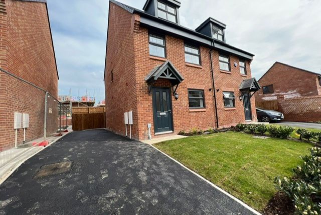 14, Ashton-under-Lyne photo 2