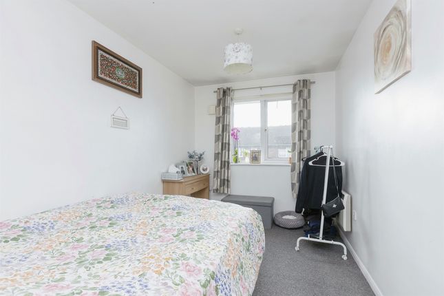 Flat for sale in Barnsdale Close, Loughborough