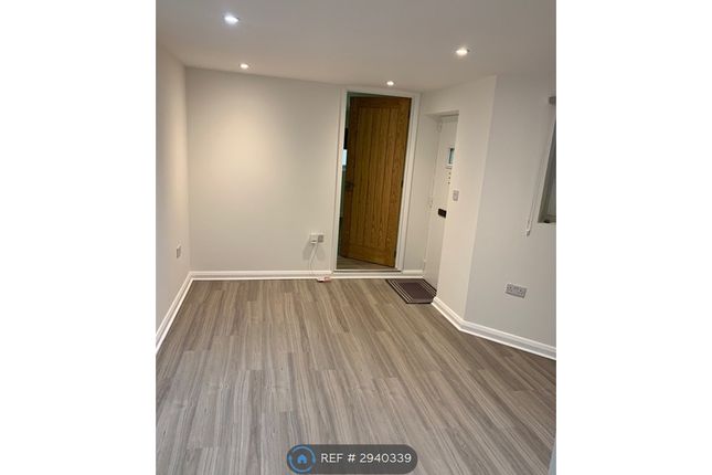 C Swindon St, Highworth, Swindon photo 4
