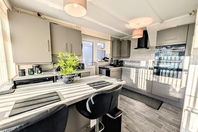 17, Edinburgh Drive, Willenhall photo 2
