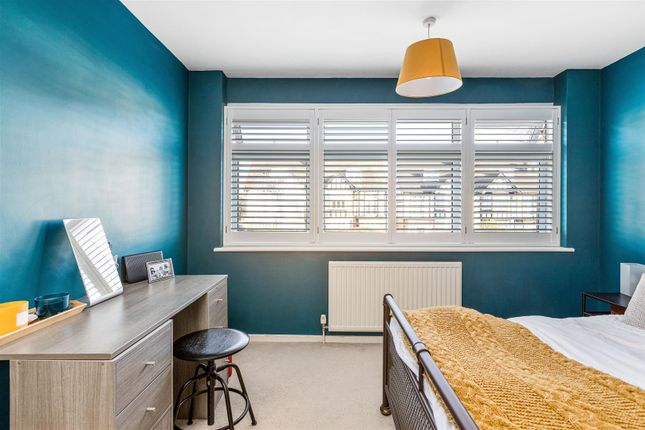 Flat for sale in Blake Hall Road, London