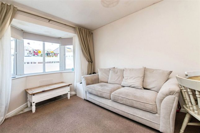 Flat 1, Alexander House, 105, Bradham Lane, Devon photo 3