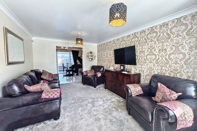 30, Chatsworth Drive, Bedlington photo 4
