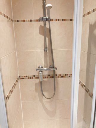 222 Martin Way, MORDEN, London photo 5