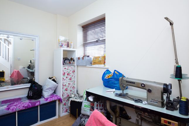 Flat for sale in Blue Moon Way, Manchester