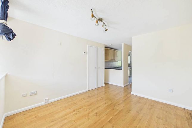 332, Oaktree Crescent, Bristol photo 3