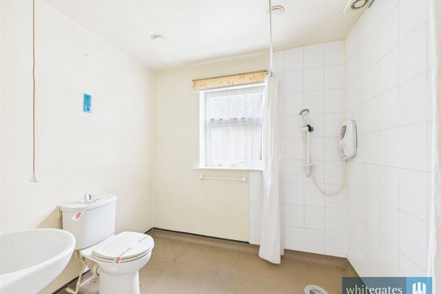 88, Bradford Road, Bradford photo 4