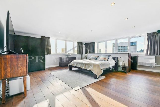 Flat to rent in Bishops Wharf House, Battersea, London