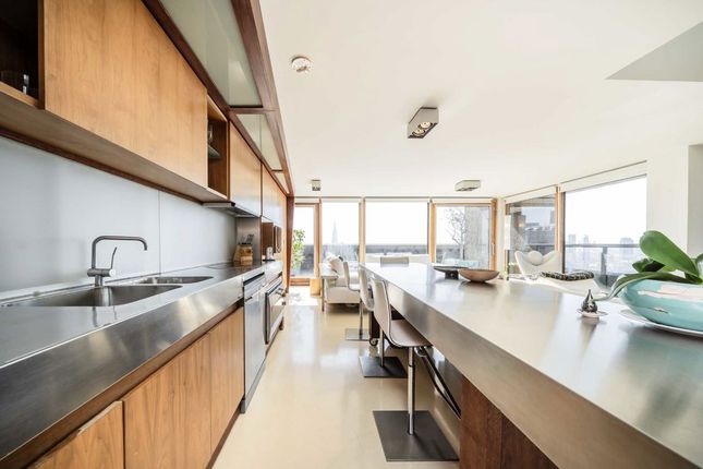 Flat 353, Cromwell Tower, London photo 2