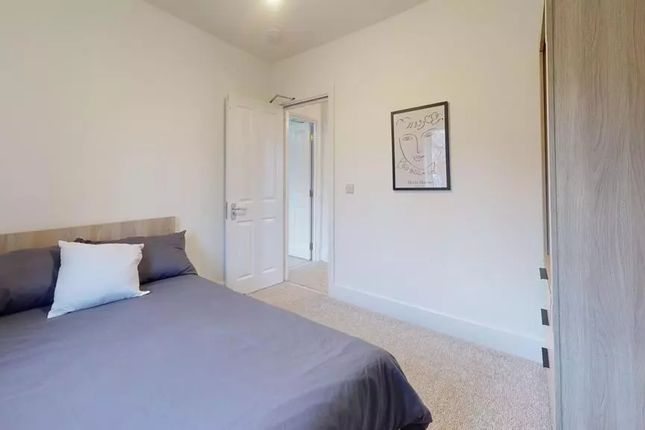 A Spacious And Clean Double Bedroom, Perfect For S...