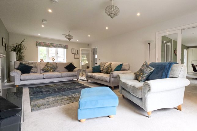12, Elmhurst Gardens, Wiltshire photo 4