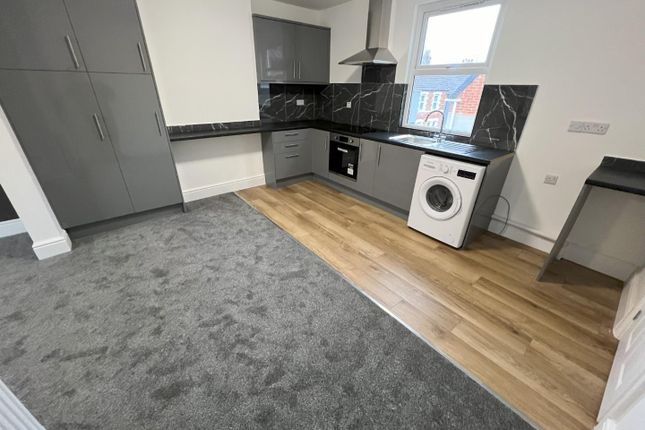 Flat 1, 109 Dean Street, Swindon photo 2