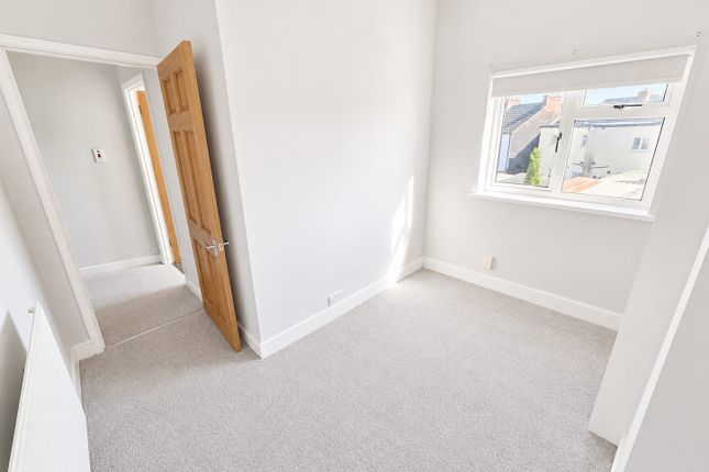 21, KETTERING photo 5