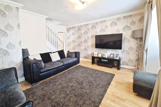 11, Mortlake Close, Manchester photo 2