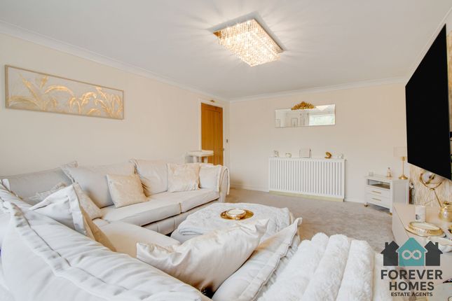 8 Ashwood Court, Ossett photo 4