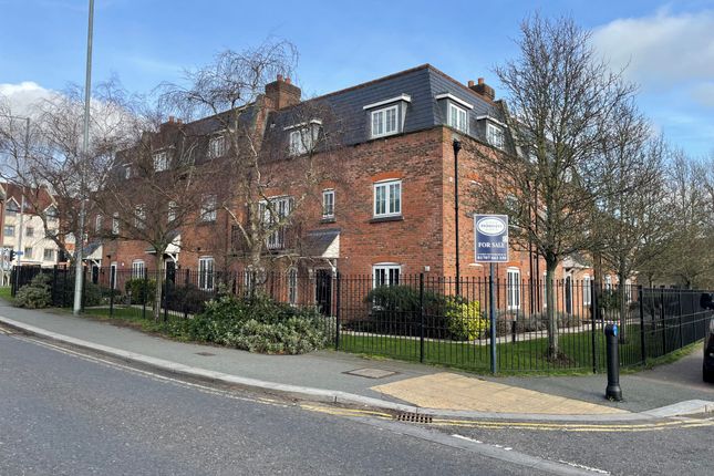 Thumbnail Flat for sale in Red Lion Court, Great North Road, Hatfield