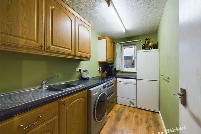 23 Enborne Close, Aylesbury photo 3