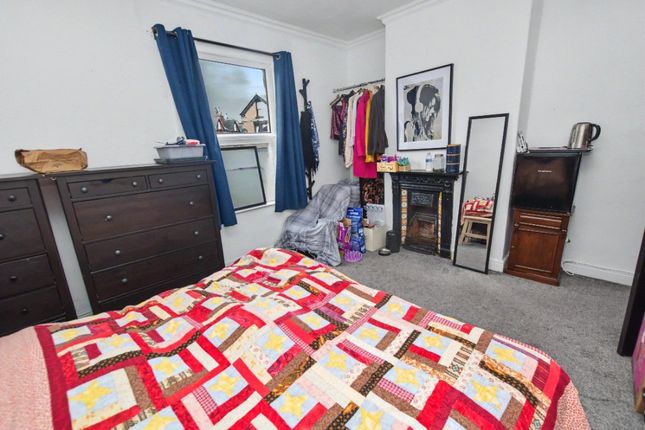 22, Aberdeen Grove, West Yorkshire photo 5