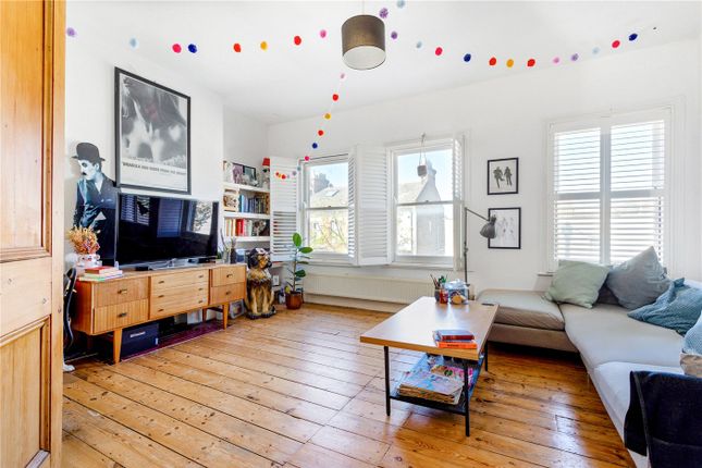 Second Floor Flat, 11, Valmar Road, London photo 2