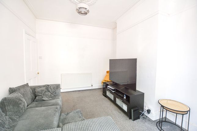 17, Cliff Avenue, Westcliff-On-Sea photo 4
