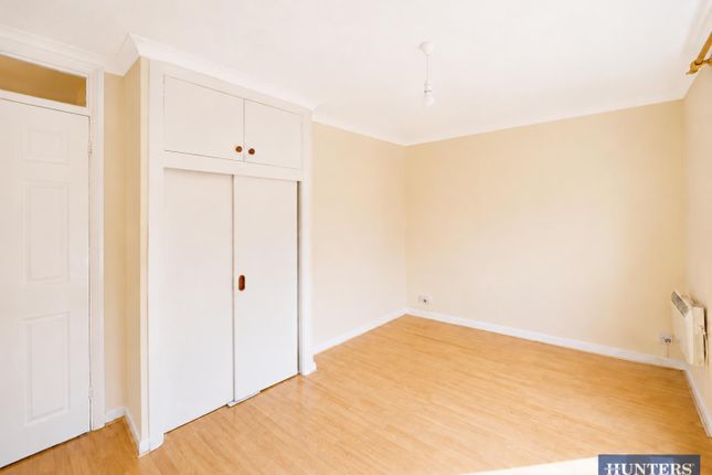 32, Upton Dene, Sutton photo 4