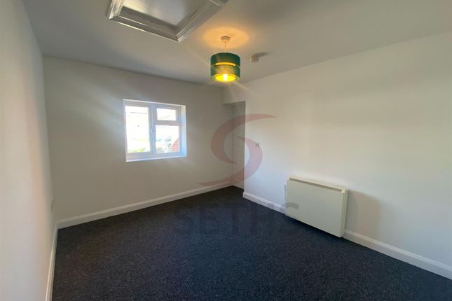 35, Braemar Close, Leicester photo 5