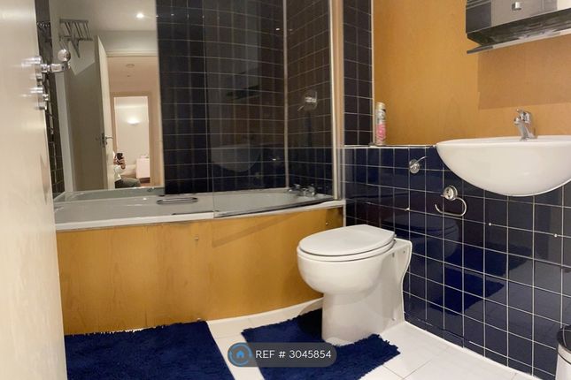 Flat, Dryden Building Commercial Road, London photo 5