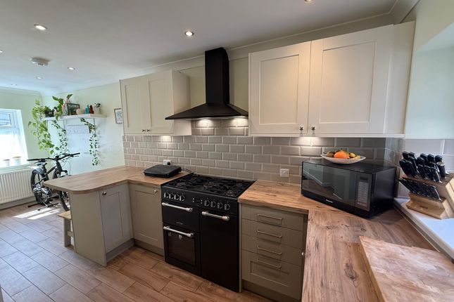22, Jubilee Crescent, Neath photo 3