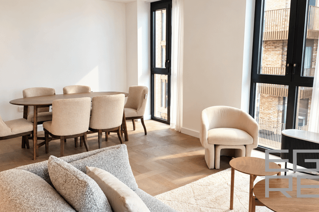 1 Boxwood Gardens, Wapping photo 2