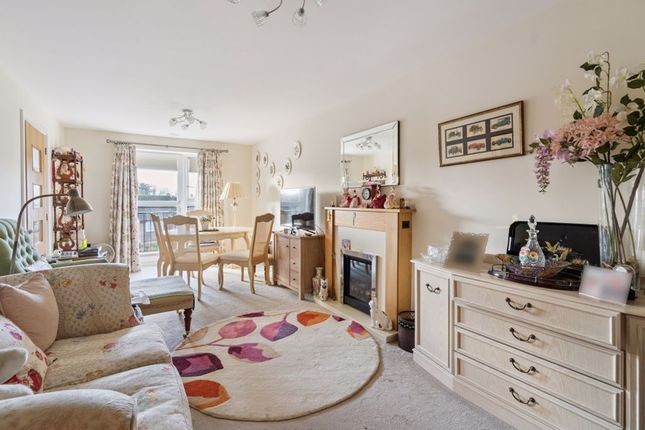 20 Blyton House, Marlow Road, Bourne End photo 2