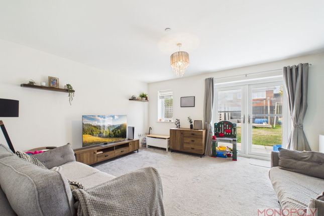 4 Mottram Gardens, Wrexham photo 2