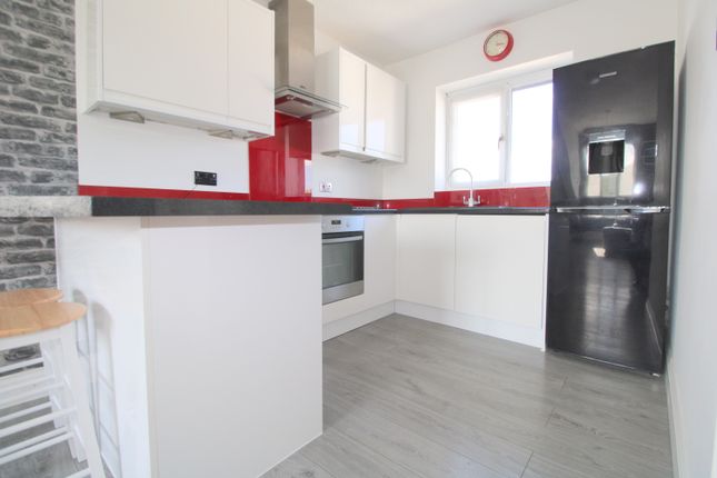 16, Cornerside, Ashford photo 3