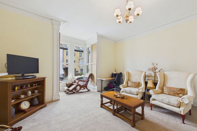 Flat 2, 4 Abbey Terrace, Whitby photo 3