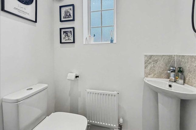 20, Woodpecker Way, Kirby Cross photo 4