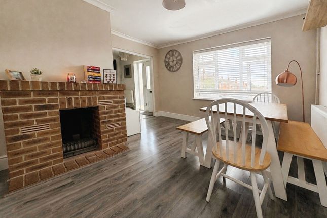 50, Fairview Road, Surrey photo 4