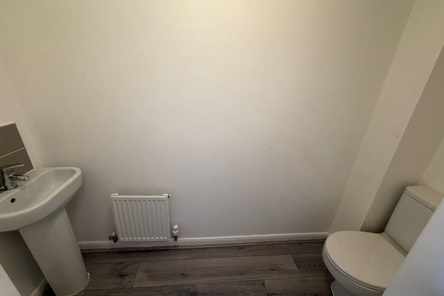 28, Richard Bradley Way, Tipton photo 3