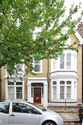 Walpole Gardens, Turnham Green photo 4
