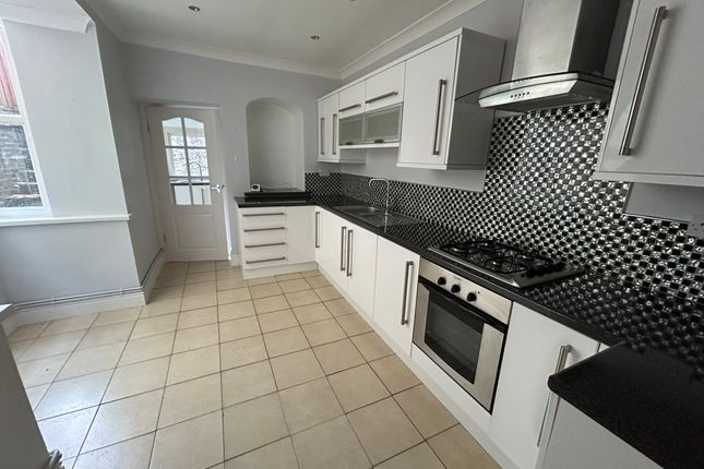 Lloyds Terrace, Port Talbot photo 5