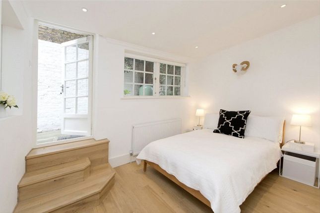 Flat 2, 2, Southwell Gardens, London photo 3