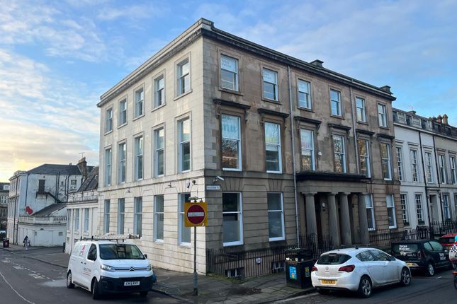 Office to let in Woodside Place, Glasgow