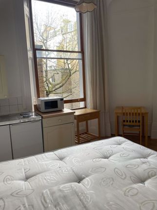 Flat to rent in Collingham Road, London