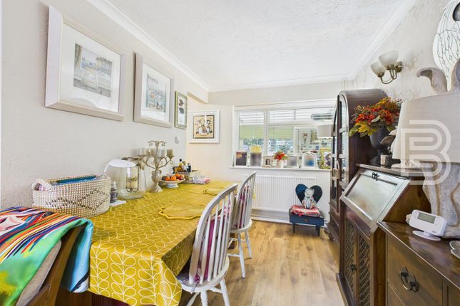 29, Rydal Close, Rugby photo 3