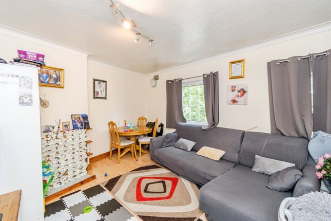 Flat 14, Westfield Corner, Wide Lane, Southampton photo 3