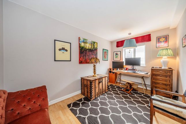 Flat 211, Dibdin House, London photo 4