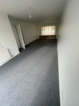 98 Cedar Road, Canterbury photo 4