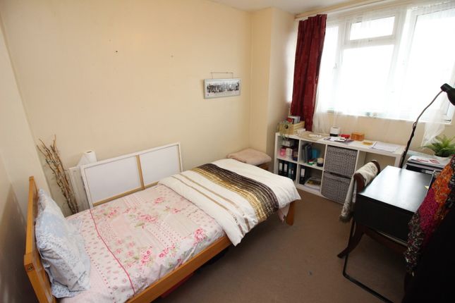 Flat for sale in Sheephouse Way, New Malden