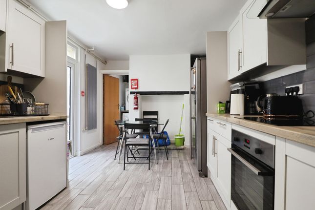 13, Adamsdown Square, Cardiff photo 2