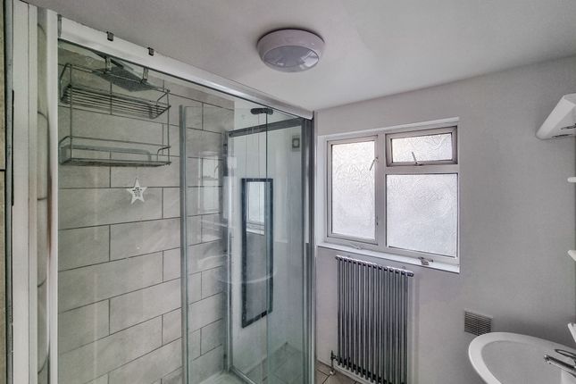 5 Russell Road, Twickenham photo 4