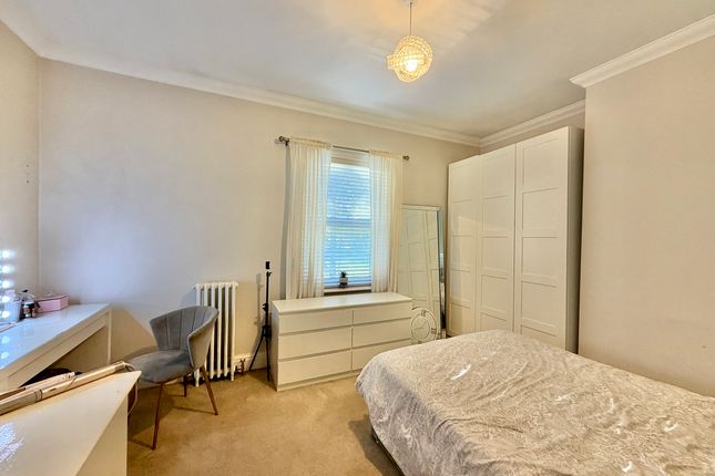 82 Ledger Lane, Wakefield photo 5