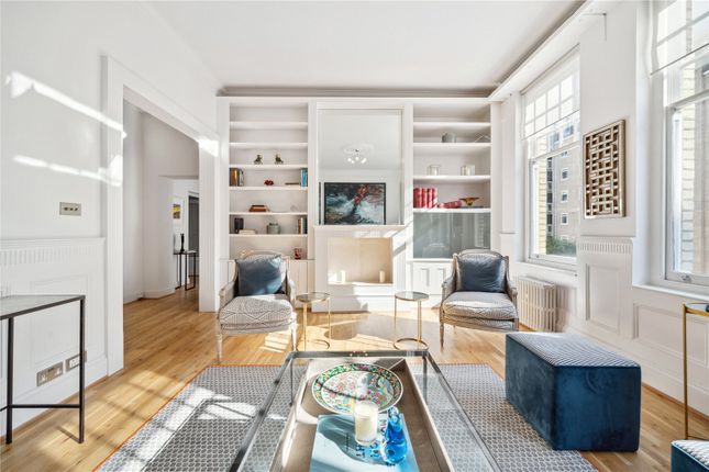 Flat for sale in Elm Park Gardens, Chelsea